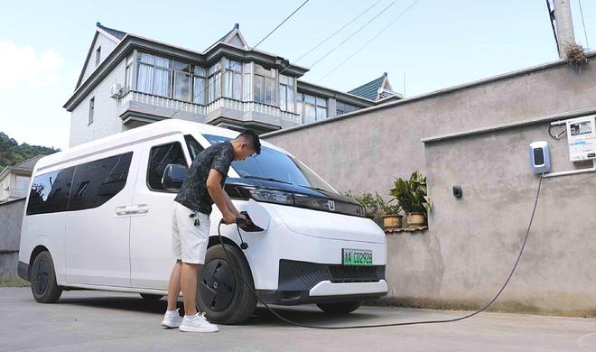 运输人口碑高效创富纯电轻客”奖项凯发远程超级VAN荣获第七届“(图2)